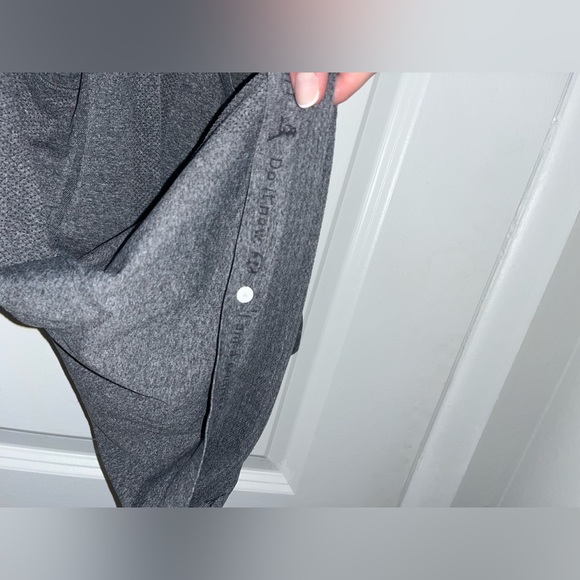 Lululemon size 4 tank - Picture 3 of 4